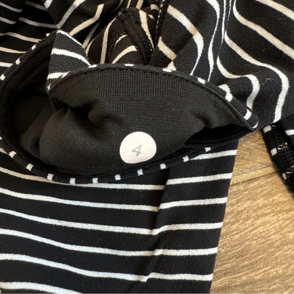 Lululemon Wunder Under Crop Parallel Stripe Black White 4 - Picture 6 of 8